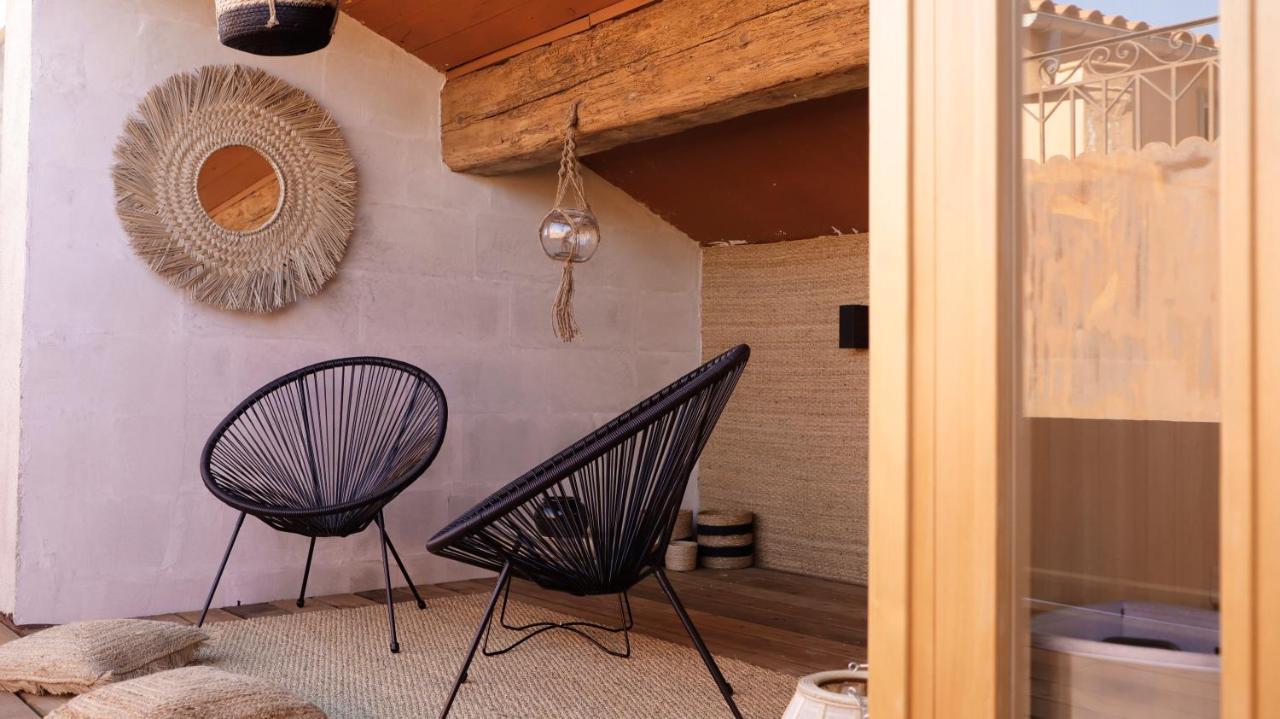 Ennea - Jacuzzi & Luxury Suites (Adults Only) 佩皮尼昂 外观 照片