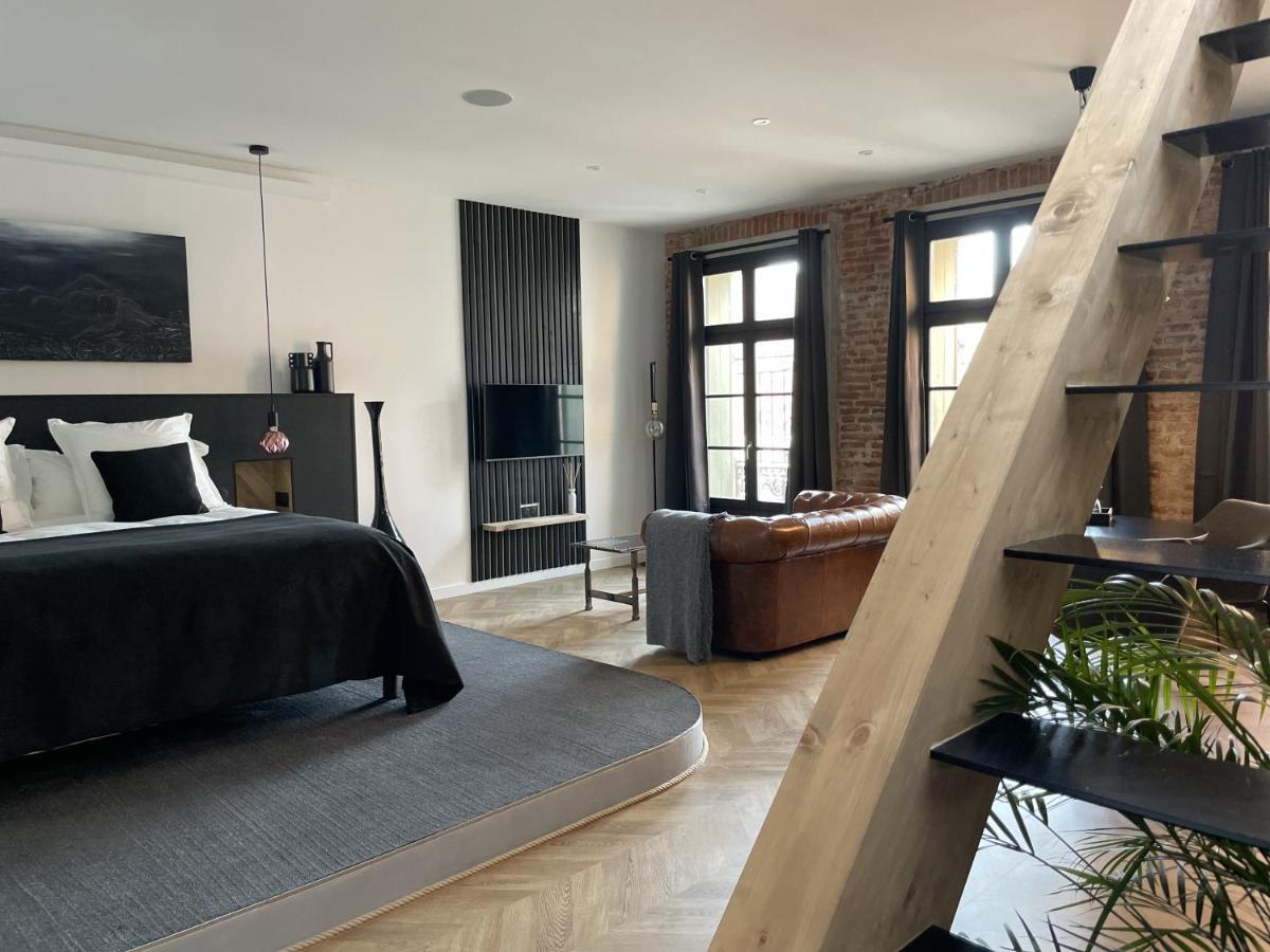Ennea - Jacuzzi & Luxury Suites (Adults Only) 佩皮尼昂 外观 照片