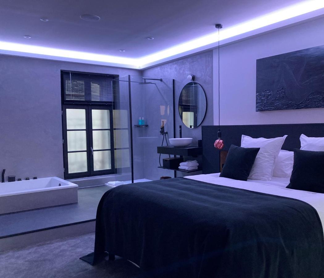 Ennea - Jacuzzi & Luxury Suites (Adults Only) 佩皮尼昂 外观 照片